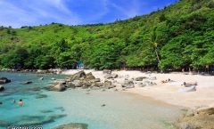 Beach dive at the great house reef by Bangtao Beach Bar