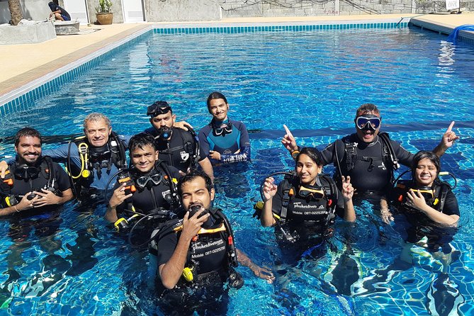 Scuba diving lesson for beginners (1 hour ) by Bangtao Beach Bar Scuba diving lesson for beginners (1 hour ) - Scuba Diving