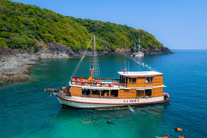 Relaxing Day with Snorkeling - Away From The Crowds by Bangtao Beach Bar Relaxing Day with Snorkeling - Away From The Crowds - Snorkeling