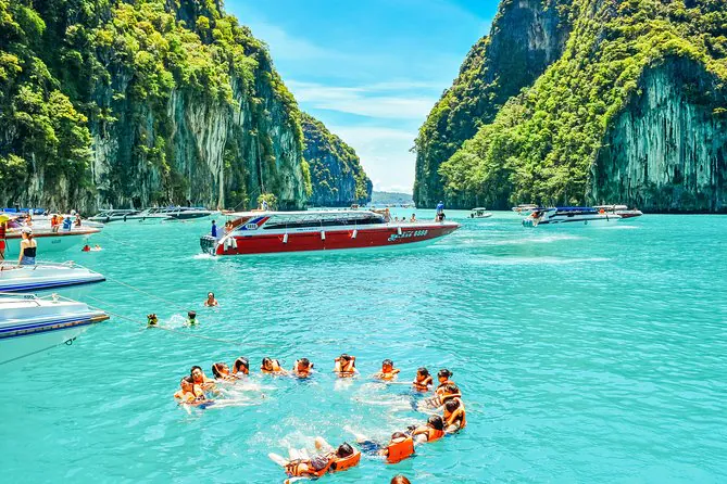 12 Islands Overnight Tour From Phuket by Bangtao Beach Bar