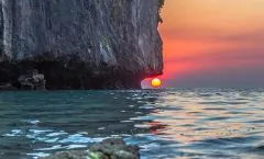 Phi Phi Early Bird Premium Tour by Speed Boat by Bangtao Beach Bar
