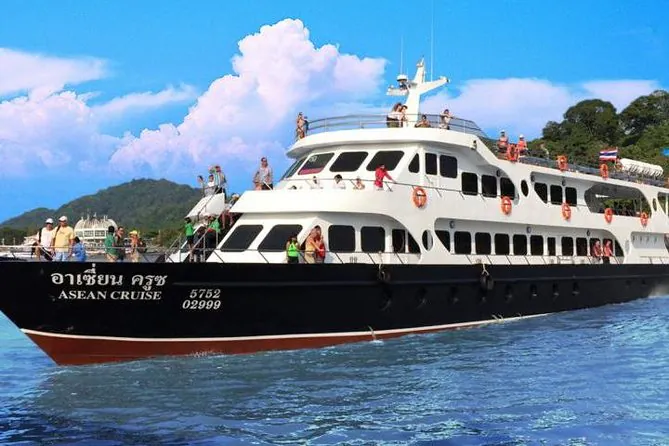 Phuket Phi Phi Island Tour by Bangtao Beach Bar Phuket Phi Phi Island Tour by Bangtao Beach Bar