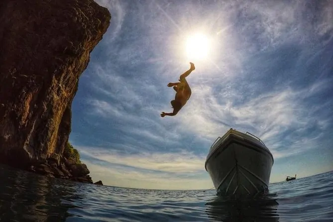 Phuket Phi Phi, Maya Bay, Bamboo Island Speedboat Tour by Bangtao Beach Bar Phuket Phi Phi, Maya Bay, Bamboo Island Speedboat Tour - Day Cruises